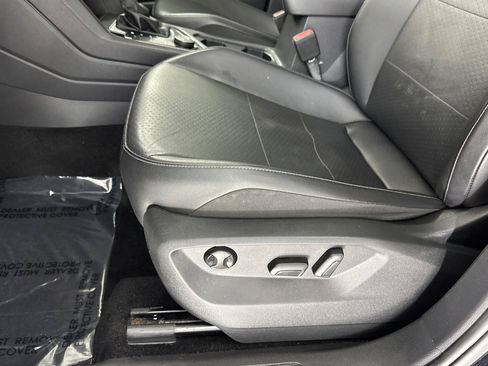 Used 2019 Volkswagen Tiguan SE AWD/4WD image 15