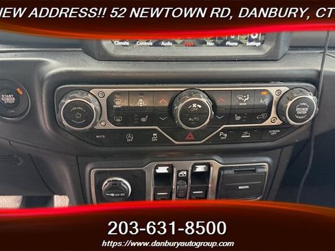 Used 2021 Jeep Wrangler Unlimited Rubicon AWD/4WD image 25