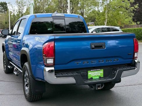 Used 2018 Toyota Tacoma TRD Off-Road AWD/4WD image 3