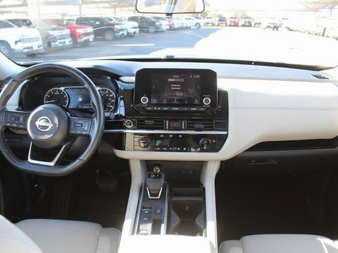 Used 2023 Nissan Pathfinder SV image 21