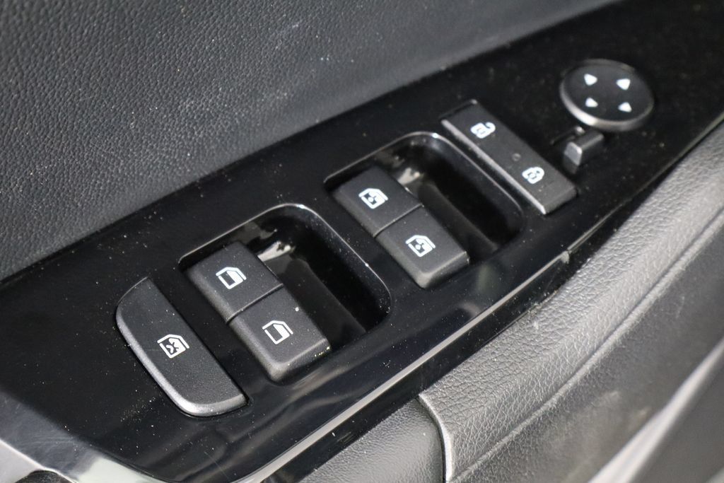 Used 2024 Kia Sportage EX FWD image 19