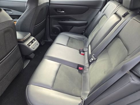 Used 2023 Nissan Ariya AWD image 20