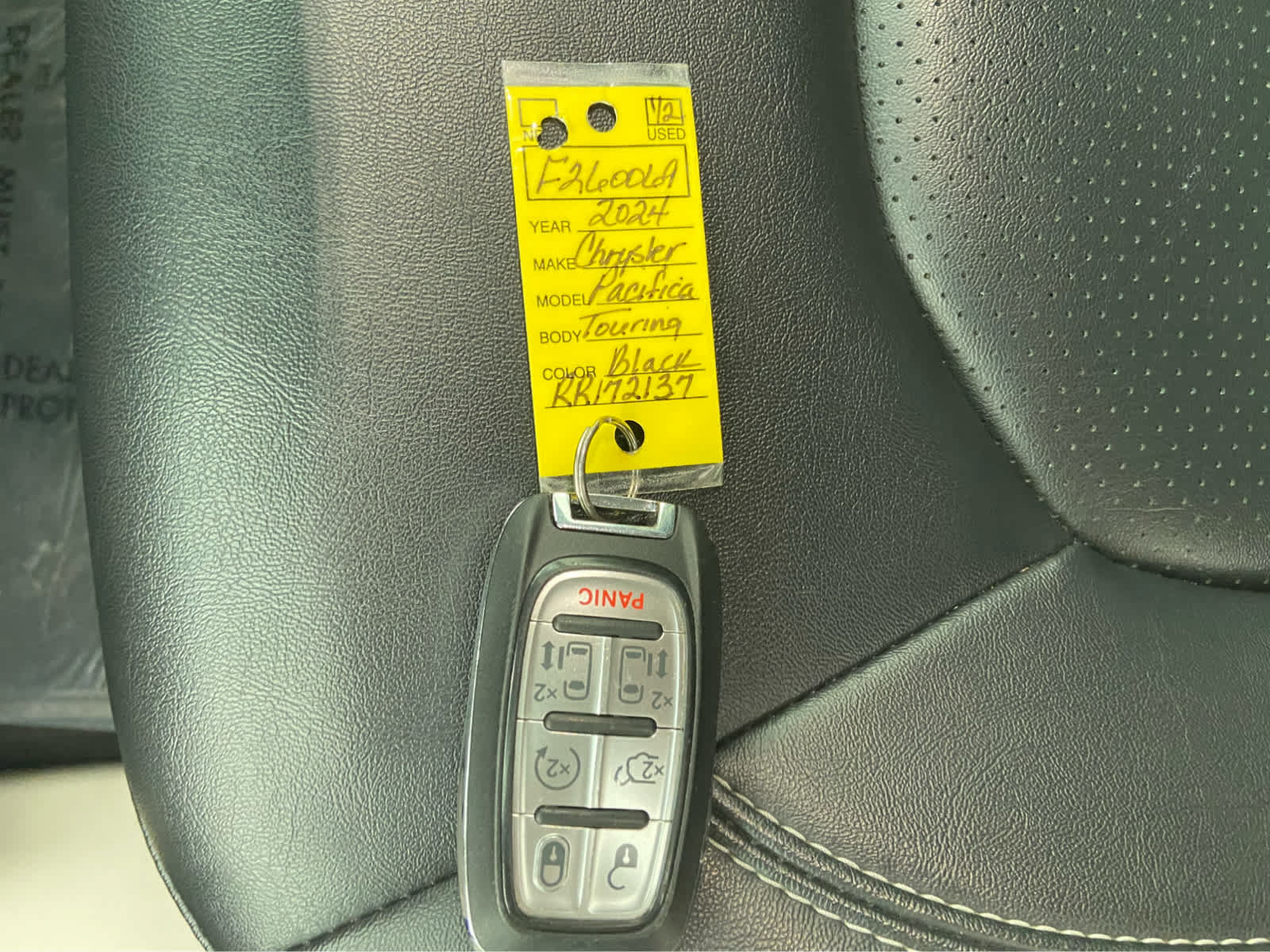 Used 2024 Chrysler Pacifica Touring-L FWD image 41