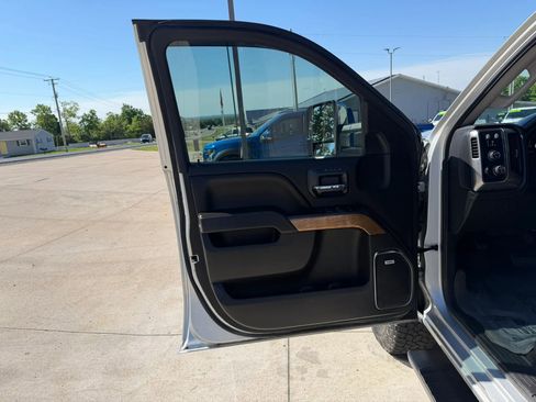 Used 2018 Chevrolet Silverado 1500 LTZ w/ LTZ Plus Package AWD/4WD image 13