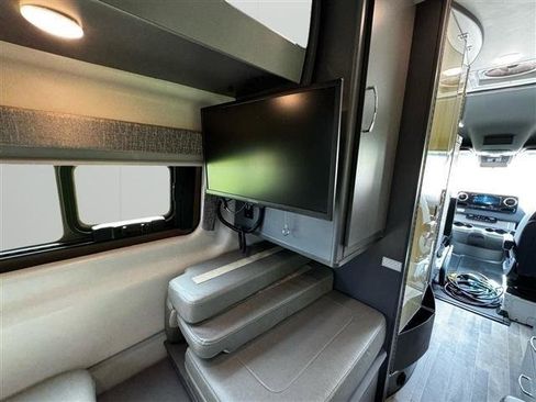 Used 2020 Mercedes-Benz Sprinter 2500 image 31