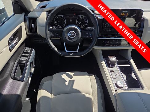Used 2025 Nissan Pathfinder SL AWD/4WD image 13