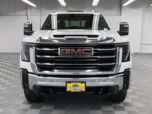 Used 2024 GMC Sierra 3500 SLT w/ SLT Premium Package AWD/4WD image 4