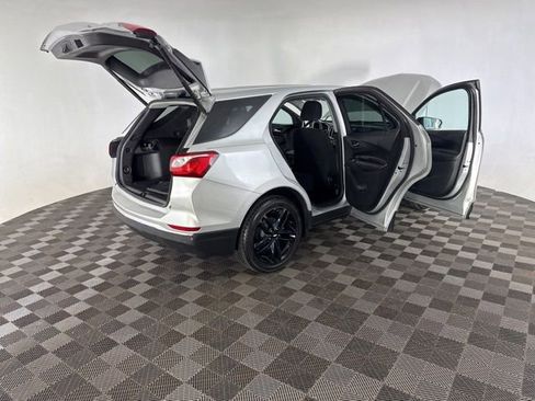 Used 2021 Chevrolet Equinox LT FWD image 14