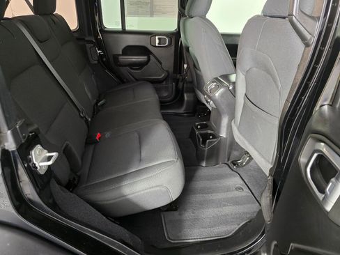 Used 2022 Jeep Wrangler Unlimited Sport image 36