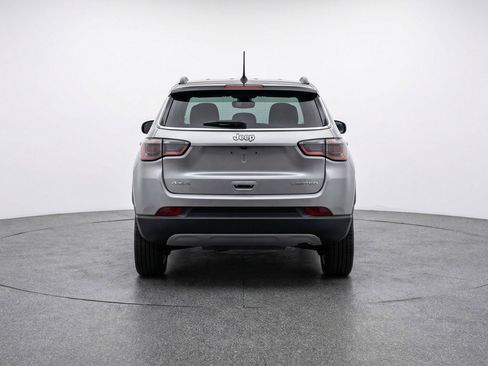 Used 2025 Jeep Compass Limited image 7