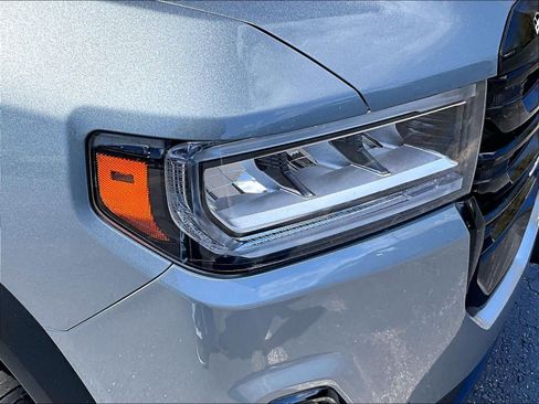 Used 2023 GMC Acadia SLE w/ Driver Convenience Package AWD/4WD image 33