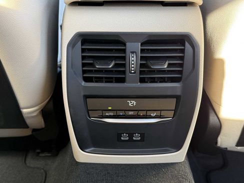 New 2026 BMW 330i Sedan w/ Convenience Package image 30