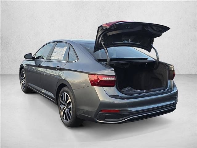 Certified 2026 Volkswagen Jetta SE FWD image 3