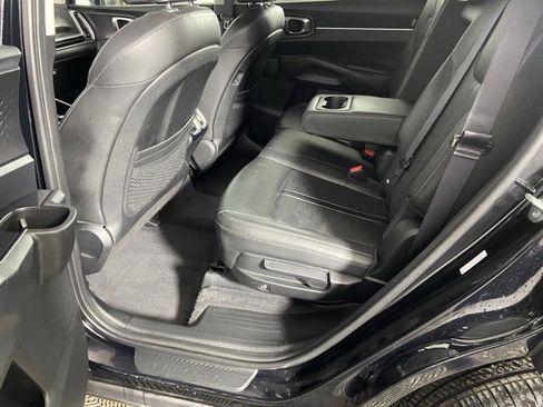 Used 2024 Kia Sorento S image 16