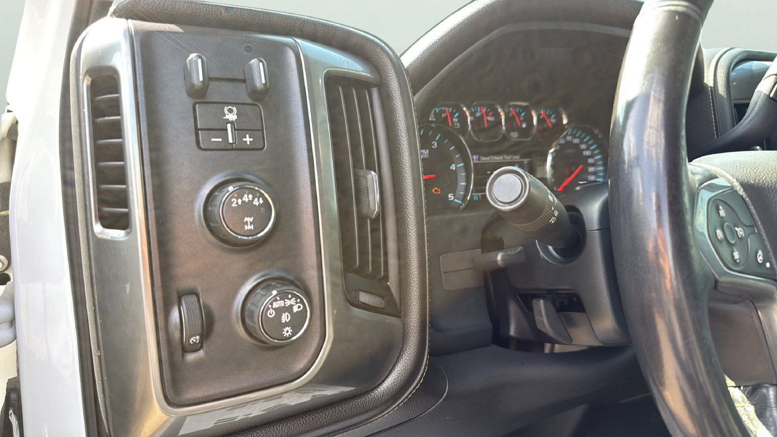 Used 2019 Chevrolet Silverado 2500 LTZ w/ Duramax Plus Package AWD/4WD image 17