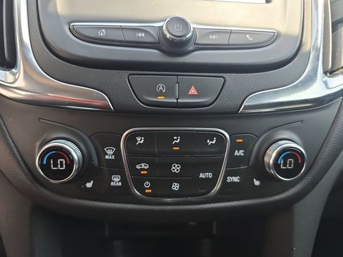 Used 2024 Chevrolet Equinox LT AWD/4WD image 25