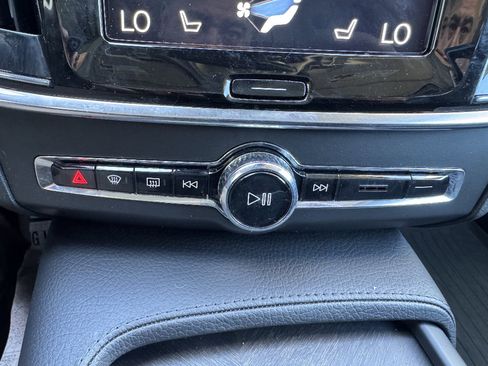 Used 2019 Volvo V90 T6 Cross Country w/ Protection Package Premier AWD/4WD image 20