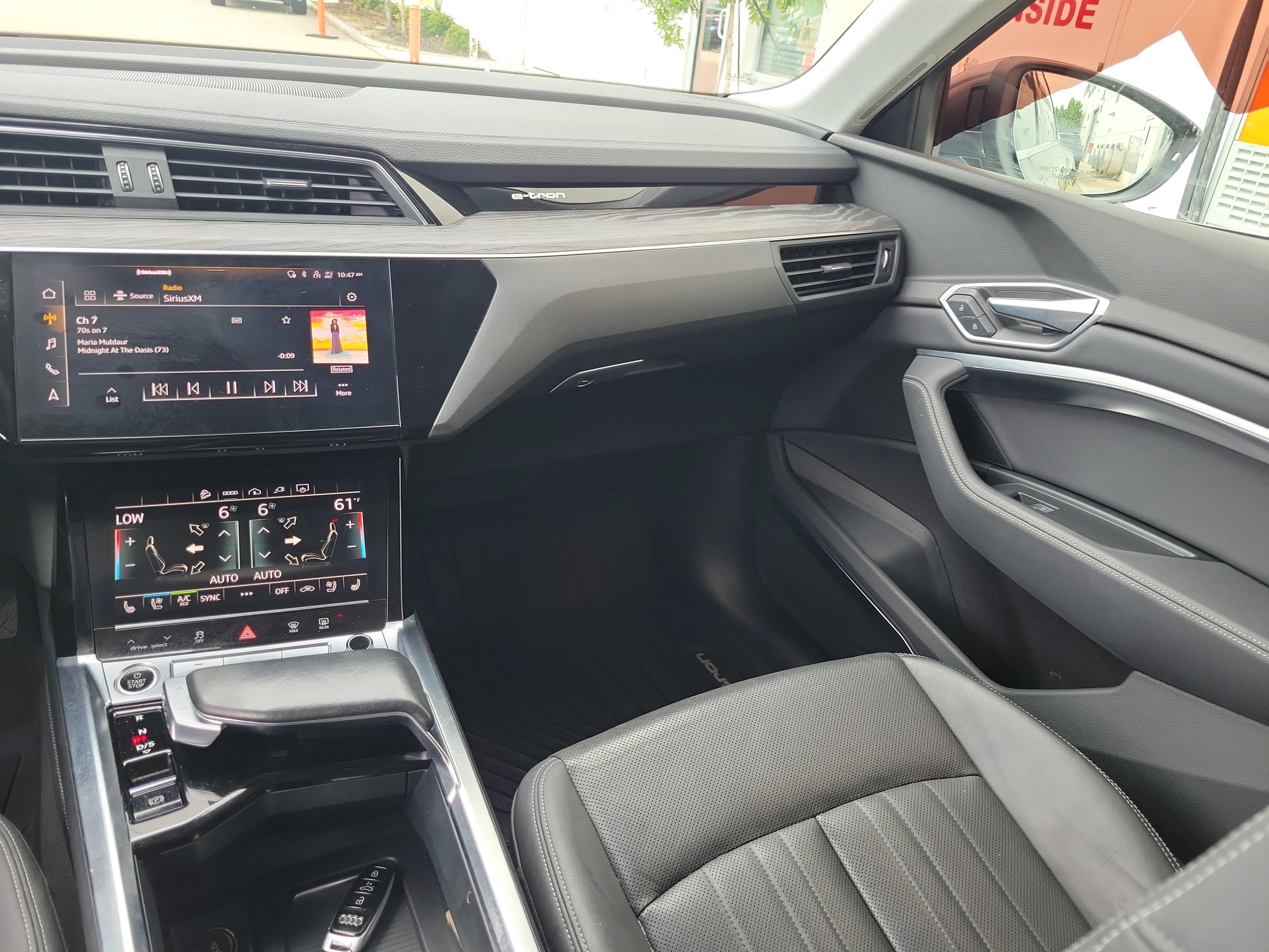 Used 2021 Audi e-tron Premium Plus w/ Premium Plus Package AWD/4WD image 24