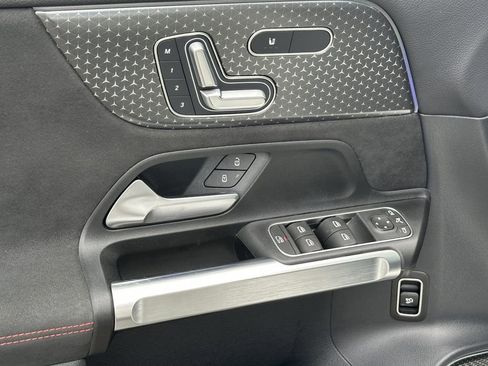 Certified 2025 Mercedes-Benz GLB 250 image 11