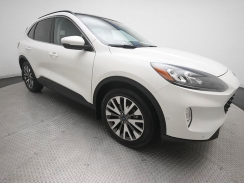 Used 2020 Ford Escape Titanium AWD/4WD image 37