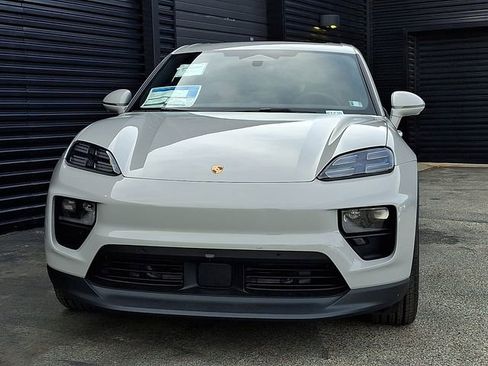 New 2026 Porsche Macan 4 Electric AWD/4WD image 10