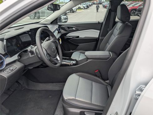 New 2026 Chevrolet Trax LT w/ Driver Confidence Package FWD image 10