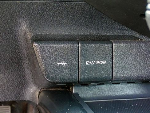 Used 2020 Toyota Camry SE FWD image 29