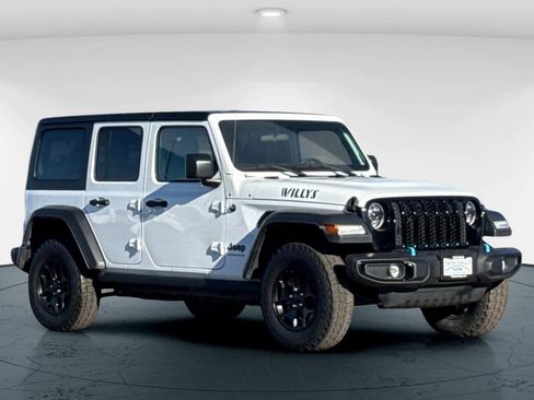 Used 2023 Jeep Wrangler Unlimited w/ Cold Weather Group image 5