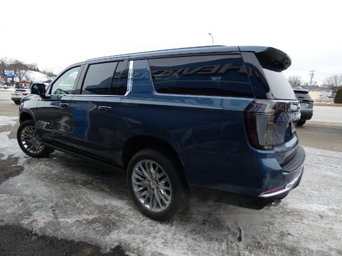 New 2026 Chevrolet Suburban High Country image 11