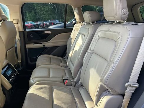 Used 2020 Lincoln Aviator Reserve w/ Elements Package Plus AWD/4WD image 17