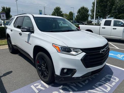 Used 2021 Chevrolet Traverse Premier w/ Redline Edition FWD image 2