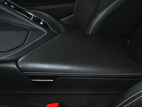 Used 2024 Chevrolet Corvette Stingray Convertible RWD image 41