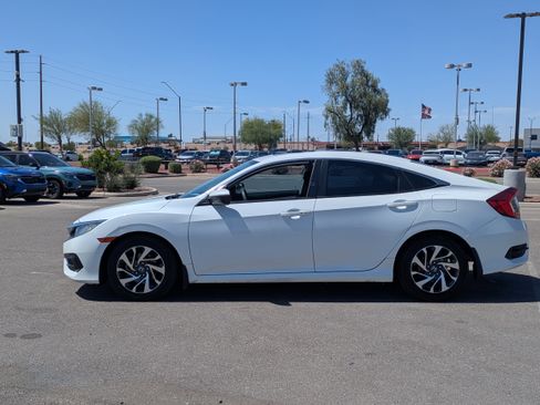 Used 2016 Honda Civic EX image 2