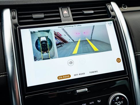 Used 2023 Land Rover Discovery S R-Dynamic image 31