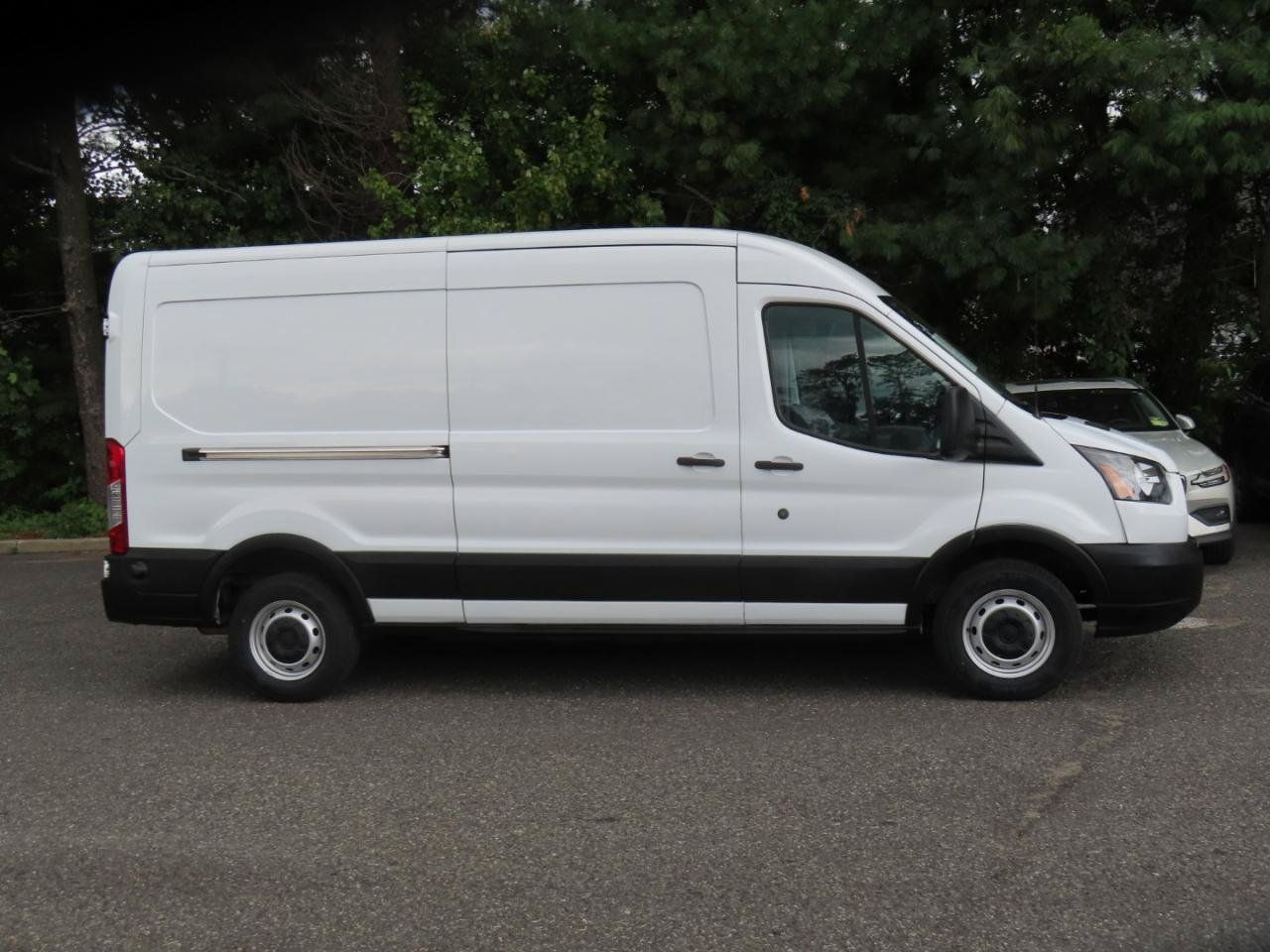 Used 2019 Ford Transit 250 148 Medium Roof RWD image 7