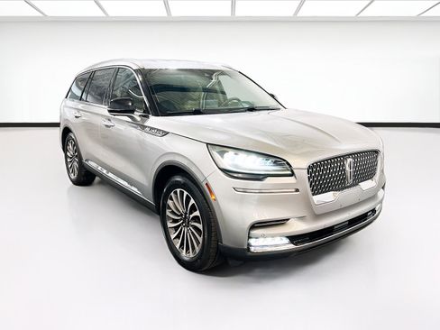 Used 2020 Lincoln Aviator Reserve AWD/4WD image 3