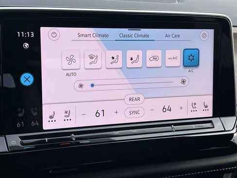 Used 2024 Volkswagen Atlas SE w/ Panoramic Sunroof Package image 32