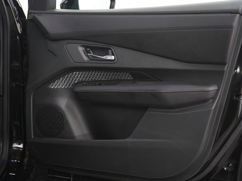 Used 2023 Nissan Ariya FWD image 11