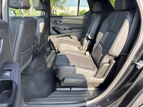 Used 2023 Chevrolet Traverse RS AWD/4WD image 23