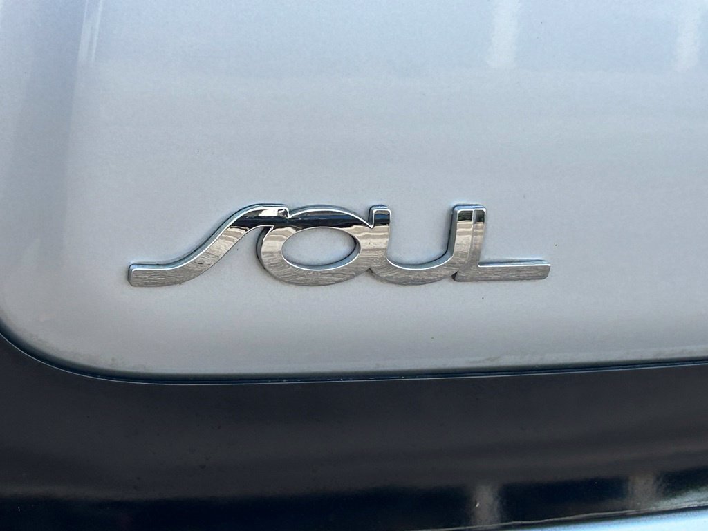 Used 2017 Kia Soul + FWD image 22