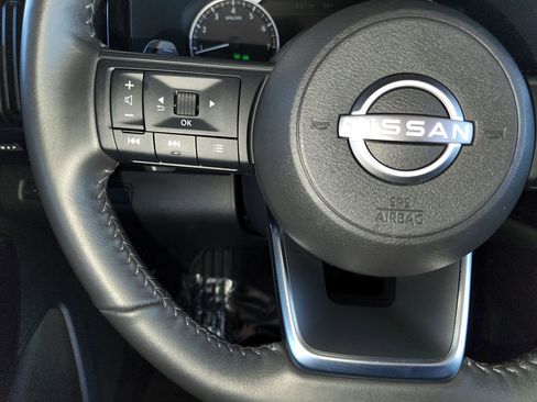 Used 2025 Nissan Pathfinder SV FWD image 24