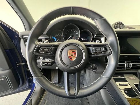 Certified 2023 Porsche Macan Turbo AWD/4WD image 7