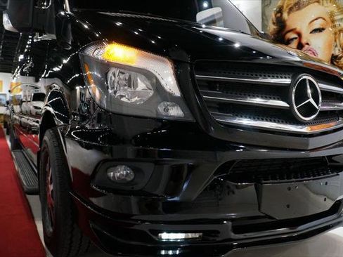 Used 2015 Mercedes-Benz Sprinter 2500 image 3