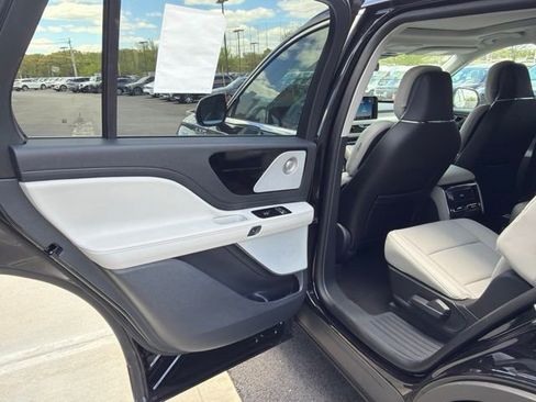 New 2026 Lincoln Aviator Reserve AWD/4WD image 11