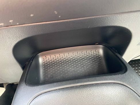 Used 2022 Toyota Corolla LE FWD image 39