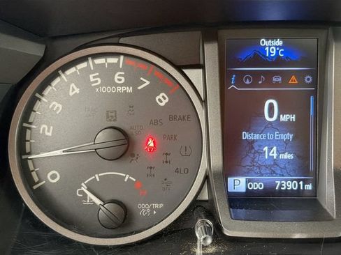 Used 2017 Toyota Tacoma TRD Off-Road AWD/4WD image 13