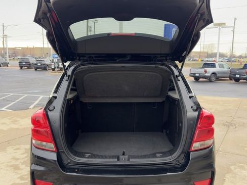 Used 2017 Chevrolet Trax LT w/ LT Convenience Package image 12