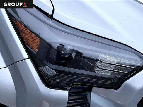 Certified 2025 Toyota Tacoma SR5 AWD/4WD image 27