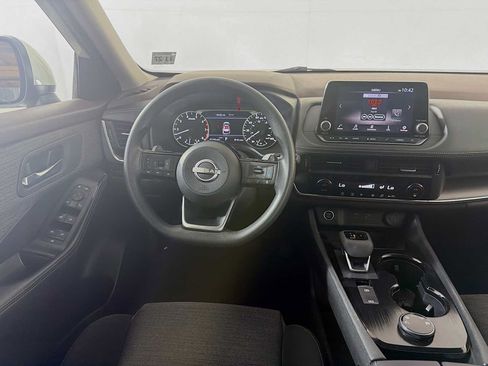 Used 2023 Nissan Rogue SV AWD/4WD image 19