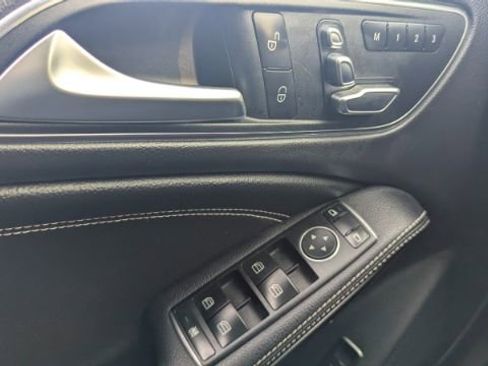 Used 2018 Mercedes-Benz CLA 250 4MATIC image 32